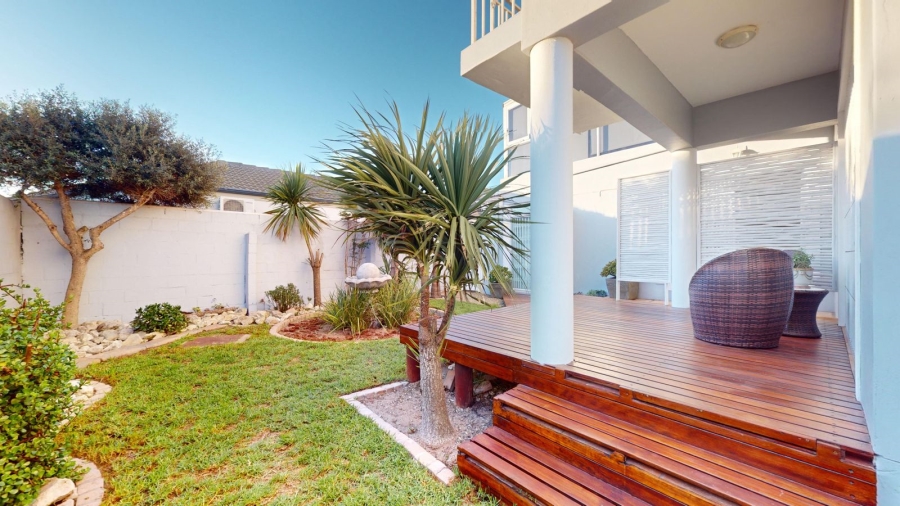 6 Bedroom Property for Sale in Country Club Western Cape